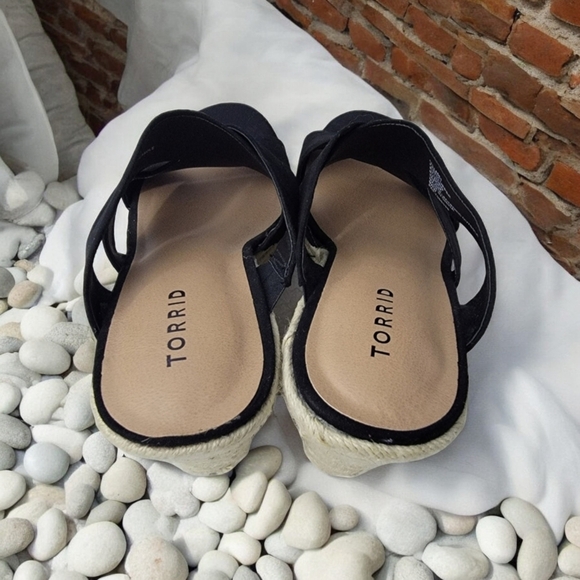 Torrid woman's size 9WW with 4 inch wedge heel slip on sandals 1 inch at toes. - Picture 6 of 9